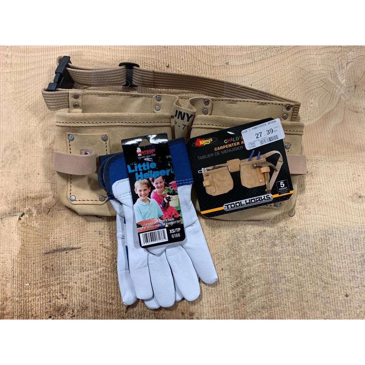 Gardening Season is here! Gloves are a great tool to have on-hand! We have a variety of styles and sizes In-Stock, including kid friendly options as well!🏡🌸☀️#gardening #springprojects #shoplocal #countyofnewell