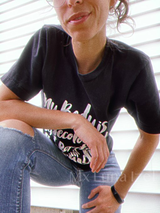 "but I'm not into findom" says the one that gets off to paying for an ounce of my attention 🥰 it's ok<a href="/tag/femboy"class="tags"><span>#femboy</span></a>