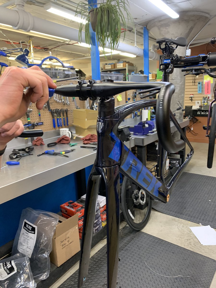 sidywhite_'s tweet photo. I’ve been very busy these last few days. I will miss this team so much.
#cyclesmith #halifax #trekbikes #trek #bikes #roadbike #madone #shimano #di2 https://t.co/tfQOqtmFKG