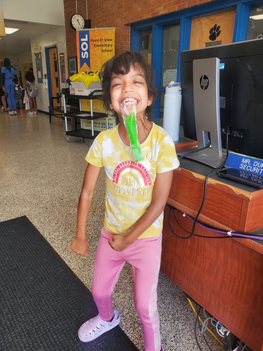 Our POV Family Engagement Summer Swag Bag event was a huge succes! Our kids were so excited to pick up their summer goodies and enjoy some yummy popsicles! @PointOViewES @JohnChowns @amandapontifex