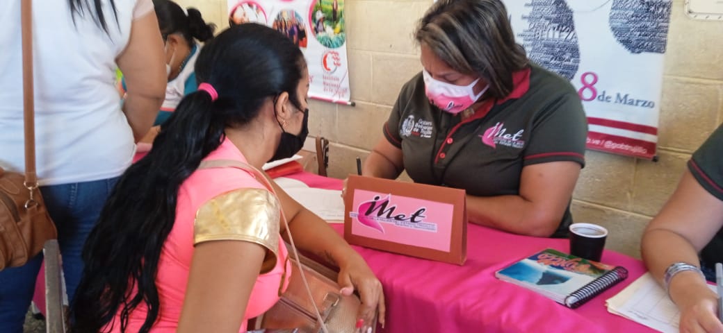 EbMonsenor's tweet photo. #Fotos Gran abordaje social medico asistencial en nuestra institución visita de la Alcaldesa de Valera @angiequintaPSUV beneficiando más de 1600 personas. Gracias a nuestro Gobernador Mayor Gerardo Marquez @MPPEDUCACION @MariiaPalomares @Gerardo4fPsuv @ZonaEduTrujillo @zaacrojo https://t.co/VFgGP6YbAH