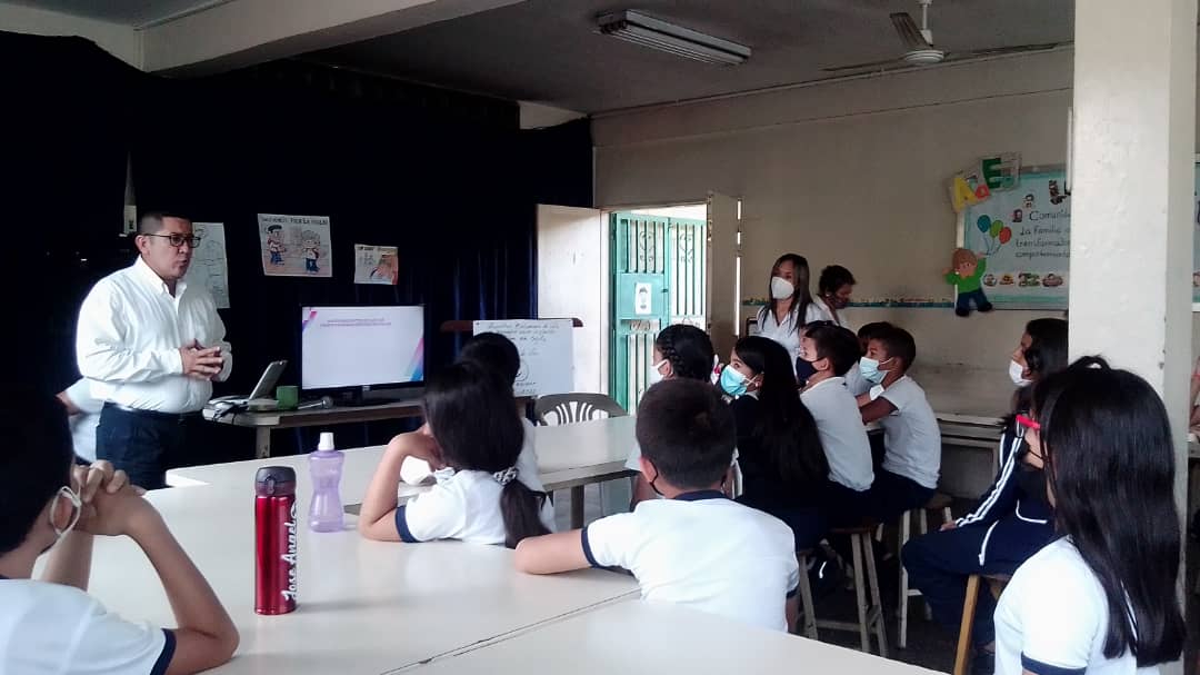 EbMonsenor's tweet photo. #8Jun  Conservatorio sobre el Proyecto de Ley de Convivencia Pacifica Escolar Nivel de Primaria de 5° y 6° grado Contando con el Apoyo defensoria estudiantil @angiequintaPSUV @MariiaPalomares @MPPEDUCACION @Gerardo4fPsuv @zaacrojo @_LaAvanzadora @ZonaEduTrujillo @Defen_Trujillo https://t.co/Xlev2MZtIa