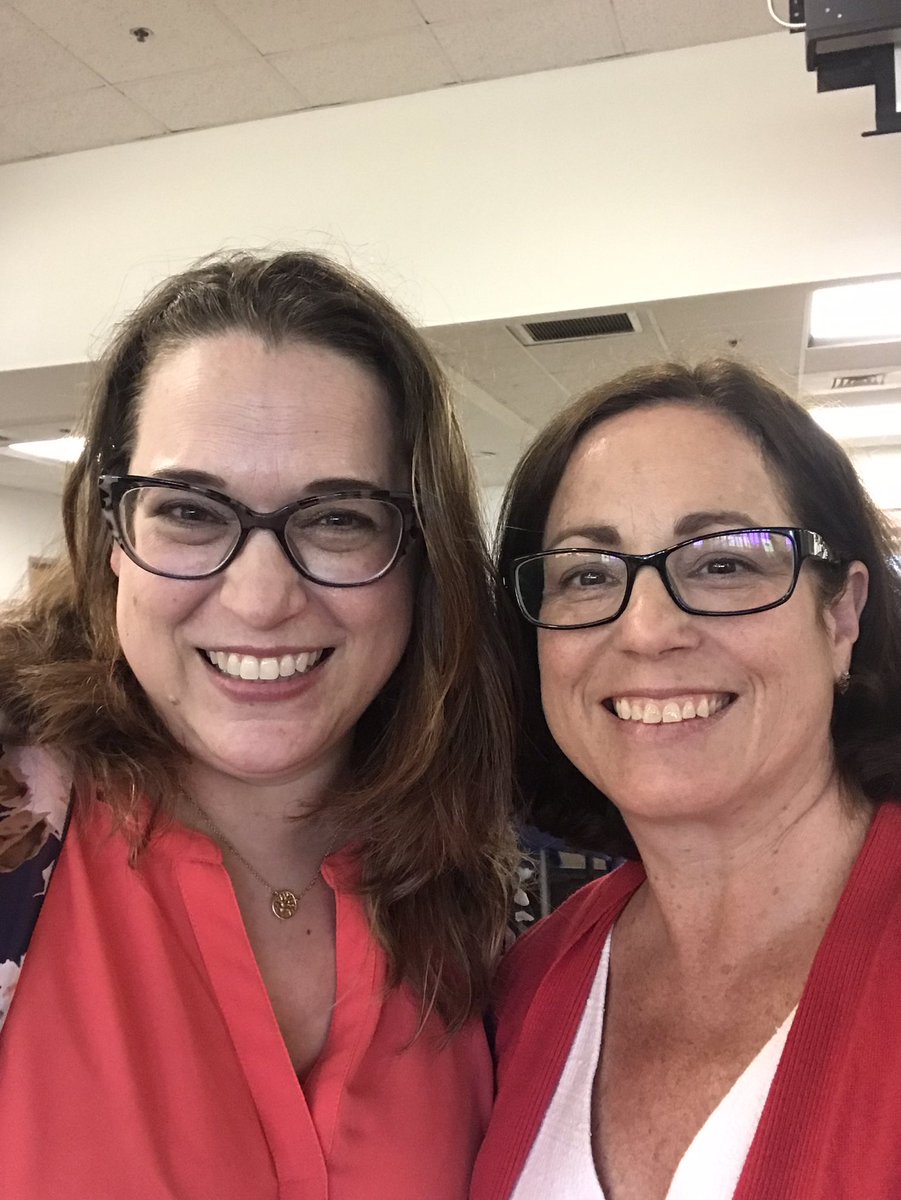 Please Congratulate the 2023 Rhode Island Teacher of the Year Lisa Leaheey of North Providence High School <a href="/CCSSO/">CCSSO</a> <a href="/RIDeptEd/">Rhode Island Department of Education (RIDE)</a> #NTOY22 #NTOY23 <a href="/nprovschools/">No. Prov. Schools</a> <a href="/LisaPas220/">Lisa Leaheey</a> #NPHScougars