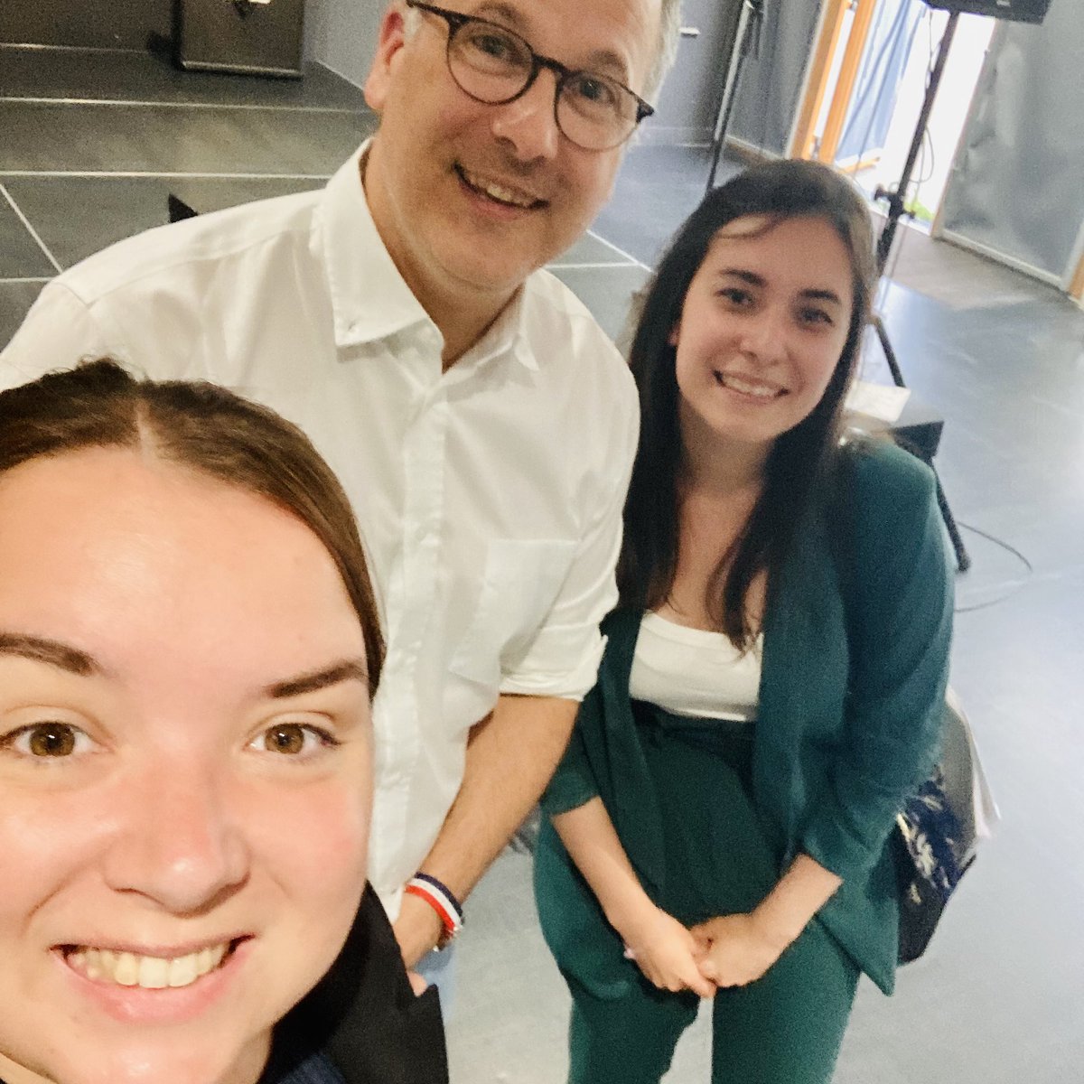 A Parigné ce soir pour soutenir <a href="/alexandra_mnt/">Alexandra Muntean</a> en compagnie de <a href="/rouanetn/">nicolas rouanet</a> ! 
#Ensemble 
#legislatives