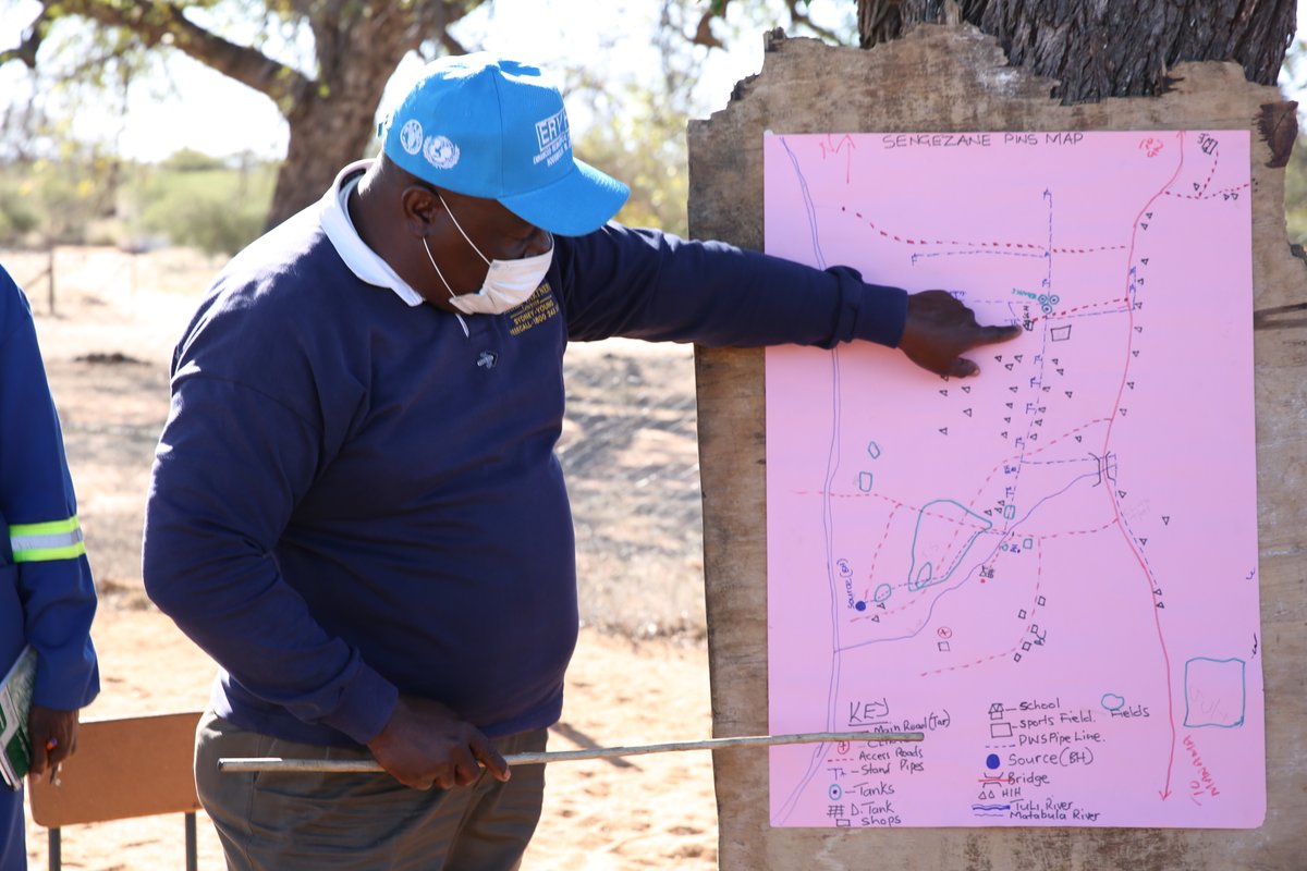 faosfsafrica's tweet photo. In Zimbabwe, FAO is promoting and supporting the development of sustainable models such as the integration of Climate Smart Agriculture, WASH, health, livestock and nutrition programmes in rural communities, schools, health and farmer field schools. @euinzim @UNICEFZIMBABWE https://t.co/sEdx9dkmFm