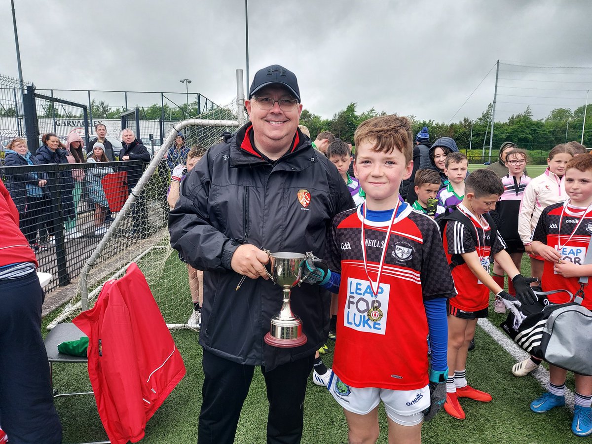 🏐🔴ALLIANZ CUP TYRONE COUNTY CHAMPIONS🏐🔴
Well done to our boys who won the <a href="/AllianzIreland/">Allianz Ireland</a> Allianz Cup today at the Tyrone County finals in Garvaghy following two very hard fought games against Holy Family PS Omagh and <a href="/StPatricks15/">St Patrick's Ardboe</a>. Many thanks <a href="/Tyrone_mBunscol/">Tyrone GAA mBunscol</a>.