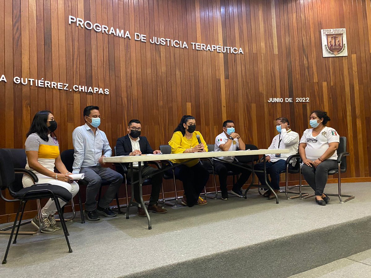 CICAD_OEA's tweet photo. Esta semana @CICAD_OEA, en colaboración con @SEGOB_mx, @CONADICmx y @StateINL, impartió el taller práctico "Principios Básicos para la Implementación del Programa de #Justicia Terapéutica" a 32 operadores del estado de Chiapas, #México. @PJE_Chiapas @MisionMexOEA @USAmbOAS https://t.co/7wYsRSThs0