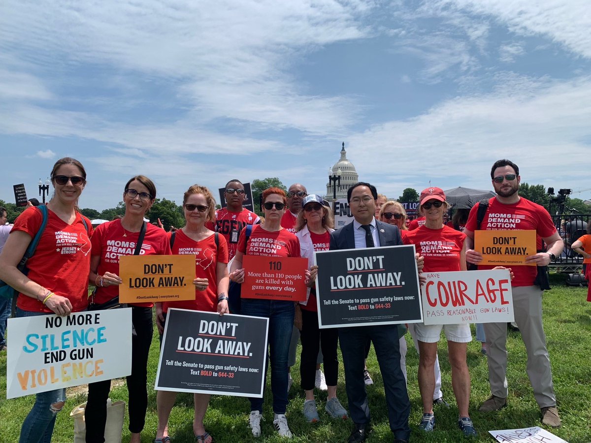 SCFChildren's tweet image. Feeling safe in your community is a key element of a healthy foundation. We support our colleague Maureen Fitzgerald, @AndyKimNJ and all who advocate for improved gun laws and safe communities.
#momsdemandaction #studentsdemandaction #dontlookaway #philly #phillynonprofit