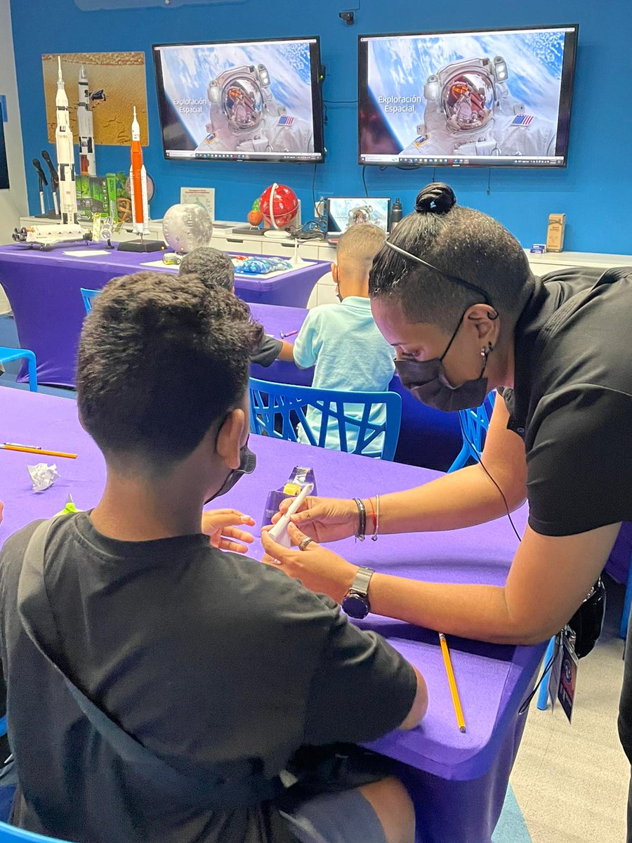 ECOEXPLORATORIO's tweet photo. [Taller] Exploración Espacial. 🚀

Centro de tutorías aprendiendo con amor.

#cienciadivertida #cienciaenpuertorico #mimuseopr #cienciavirtual #puertorico https://t.co/wHS6iHCIWM