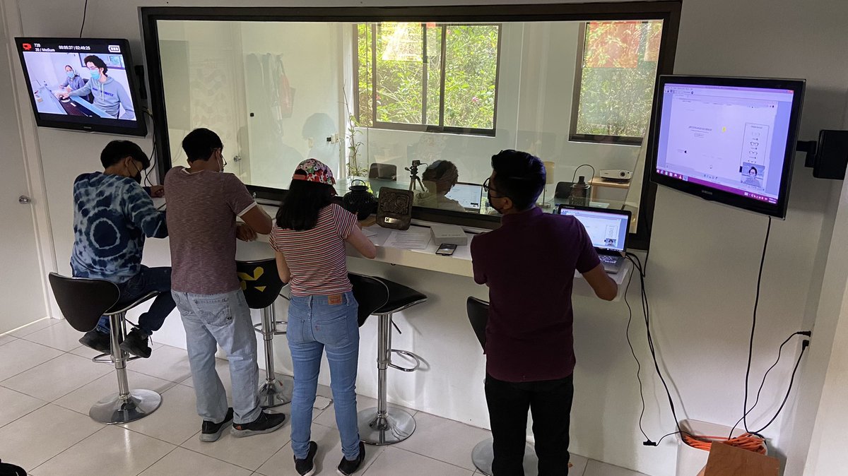 sirpeto's tweet photo. @sanegaytan @mikeroguez @silviafajardo @soraia_roo @jalfredosanchez @pecesama Pruebas de Usabilidad en el #UsaLab https://t.co/y9pcHTzvC2
