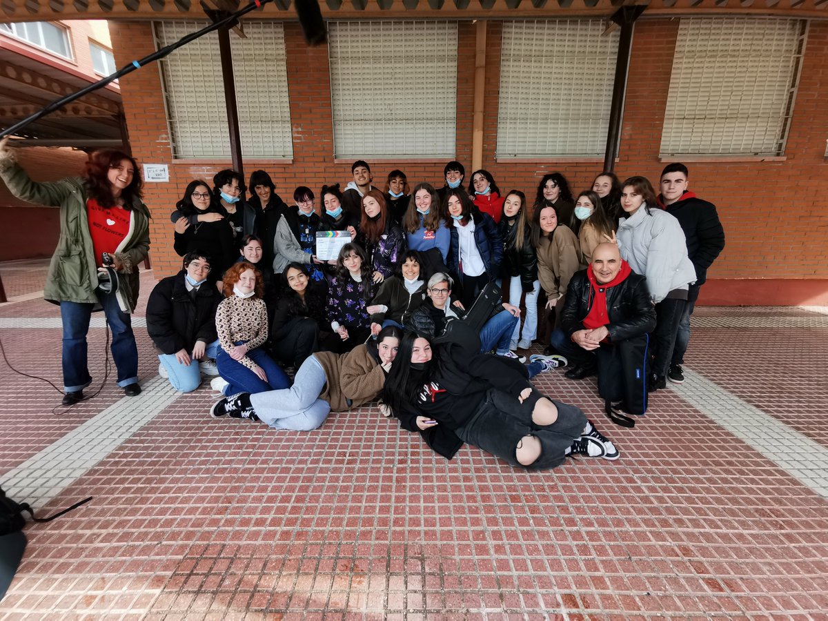 CLANDEBICHOS's tweet image. Ya podéis ver el cortometraje "MI(SO)FOBIA" @IESRAYUELA dentro del proyecto #TransformandoLaEducacion visibilizando la agenda 2030 de @FadJuventud y @mundocooperante, con la financiación del @MADRID Dirección y edición @CLANDEBICHOS 
youtube.com/watch?v=_PRX1Q…