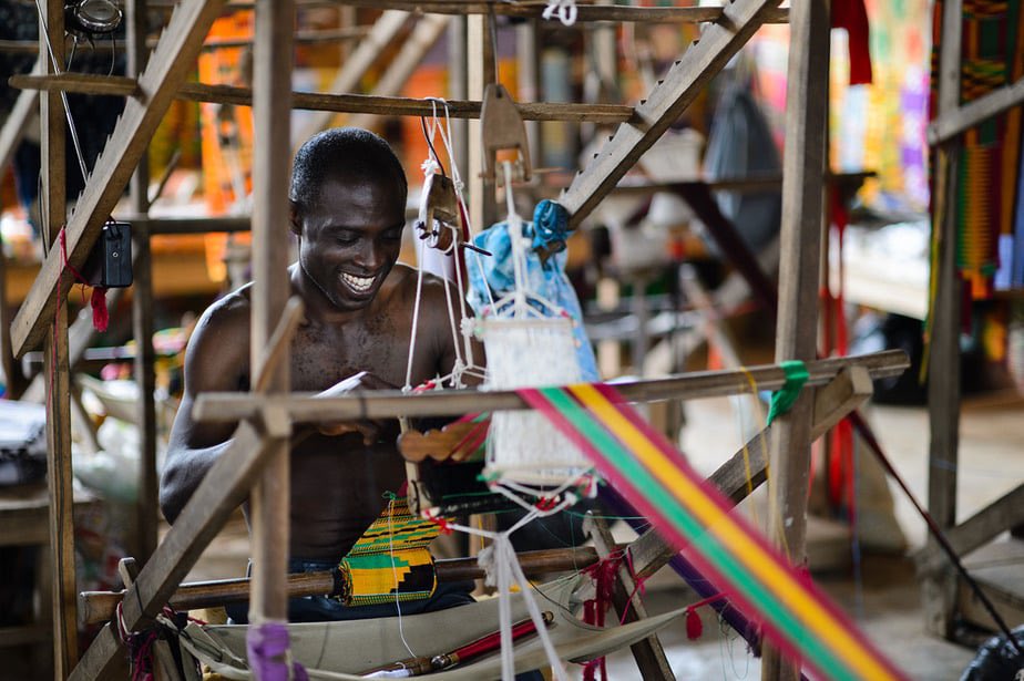 AfricaStars2's tweet photo. The #Kente cloth of the people of #Bonwire in the Ashanti Region, #Ghana is one of the most cherished cloth of the Asantes. It is used only for important occasions. This cloth is hand woven using a wooden loom n it takes approximately 2 weeks to make 12 yards of this cloth.
#NFTs https://t.co/KOyyKCJUa6