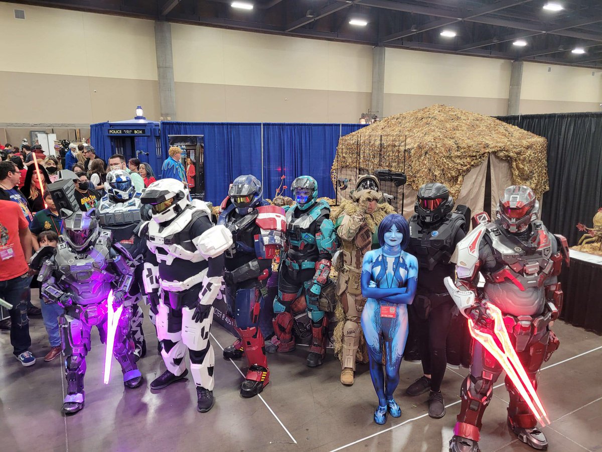 NerdForgeDesign's tweet photo. I goofed and almost forgot to post pics of me repping the @405th at Phoenix Fan Fusion the other weekend! It was a great time and a wonderful opportunity to connect w/ members of the southwest regiment. https://t.co/aVb9T9YERX