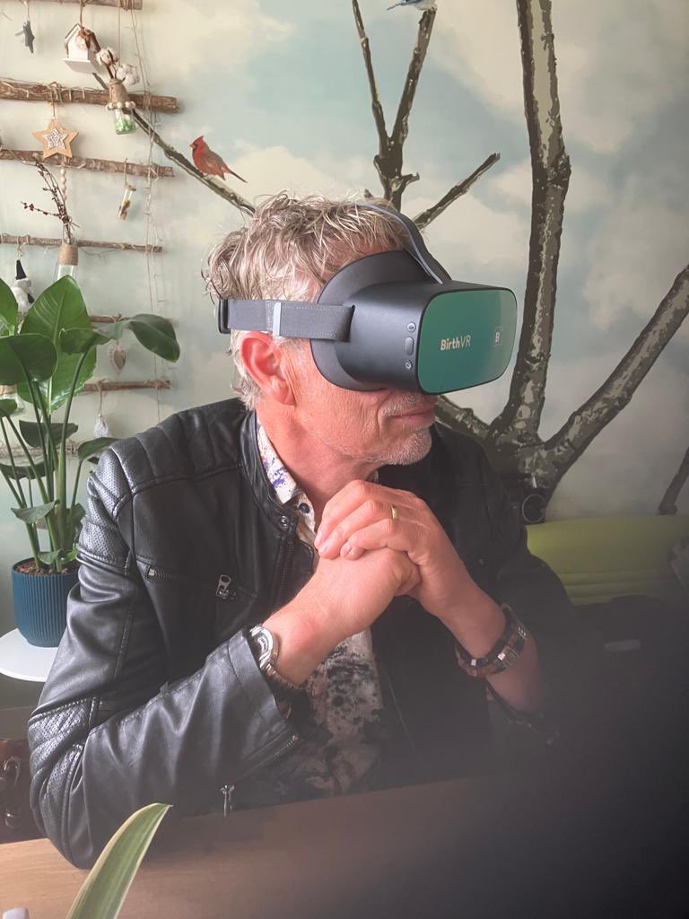 Toe aan bevallen? Kom naar ons <a href="/GeboortehuisU/">Geboortehuis Utrecht</a> in ‘t <a href="/diakhuis/">Diakonessenhuis</a> Utecht. Pilot met VR-Bril. Had ‘m nog geen 5 minuten op of ik kreeg de eerste rustige weeën.