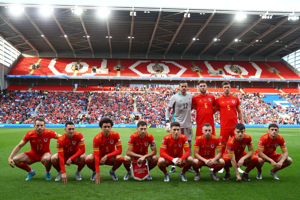 🏴󠁧󠁢󠁷󠁬󠁳󠁿 3-8 formation for Wales 😁

#NationsLeague