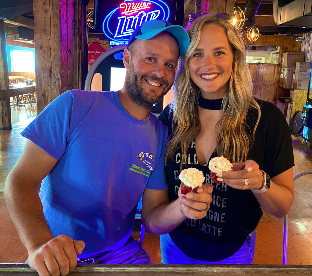 Ringing in *35* today! Cheers to another trip around the sun! 🍻☀️🥳