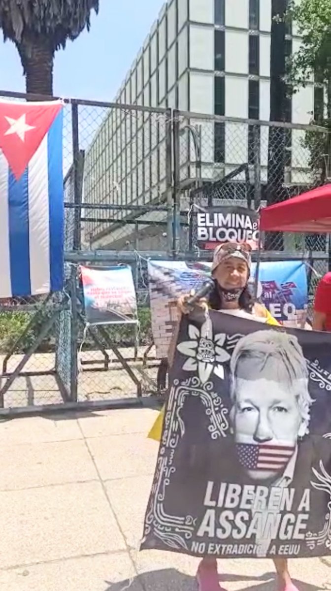 Assange_libre's tweet photo. So good to hear everyone in one voice repeating #FreeJulianAssange #OnlyOneDecisionNoExtradition
@JA_Defence @TRUMANHUMAN2020 https://t.co/1LEPNrItgJ