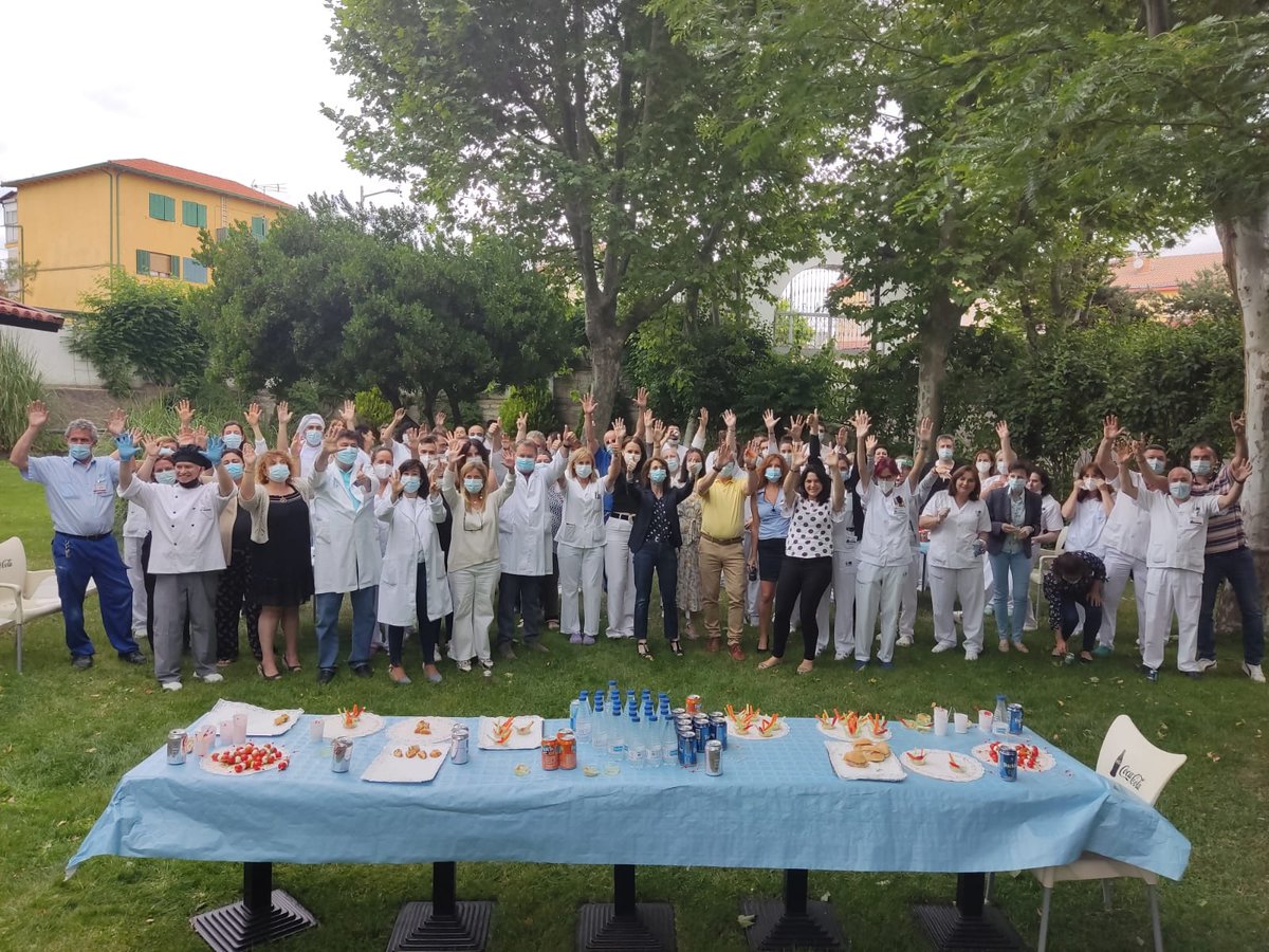 Un hospital comprometido con la calidad festejando el sello +600 EFQM. Mantenimiento cocina hostelería administrativos terapeutas enfermería facultativos trabajo social dirección. Todos remando juntos. Gracias.