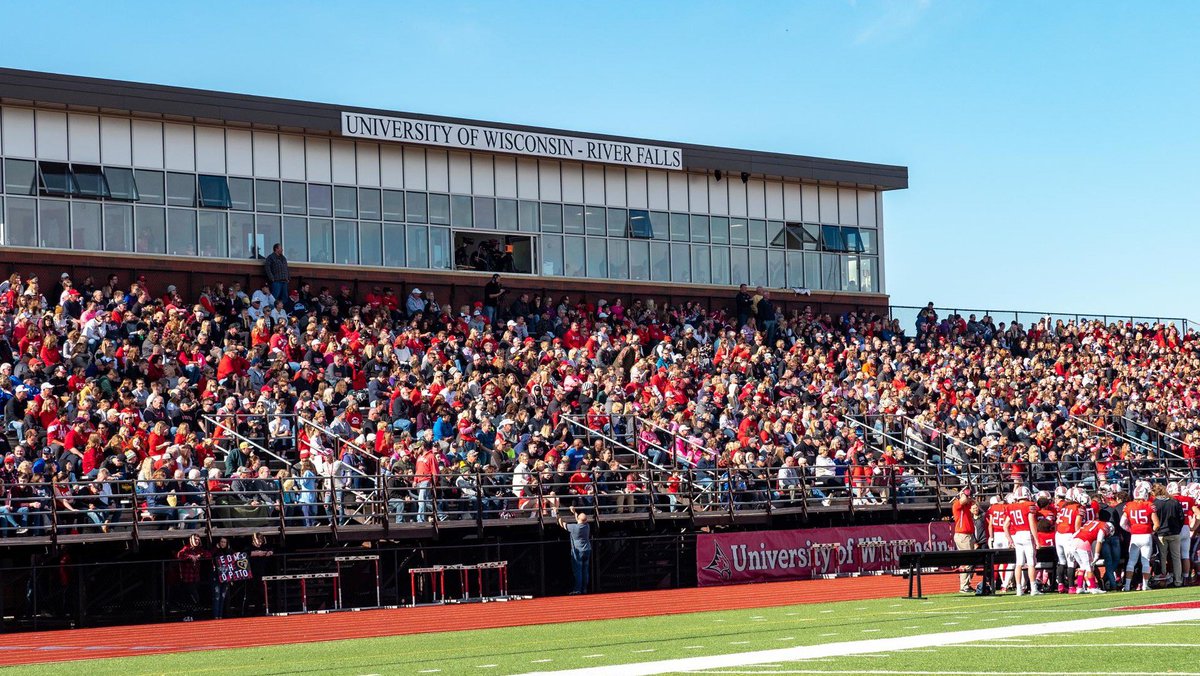 MansfieldVinny's tweet photo. After a great conversation with @SpiceBoy408 @CaliBloodLine81 @CoachWalkerRF I am blessed to receive my first offer from @UWRFFootball @DEdgeFootball @AZcoachHenri @papirican21 https://t.co/iDlS4wdoQF