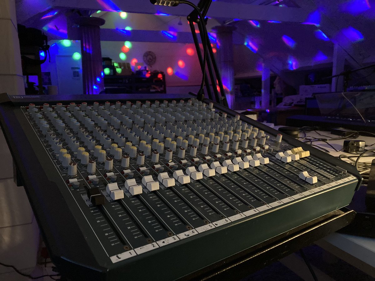 CreaoStudio's tweet photo. Bit of disco lighting to help with composition of some dance tunes #Harrogate #Music #Studio https://t.co/EBEKIJo23o