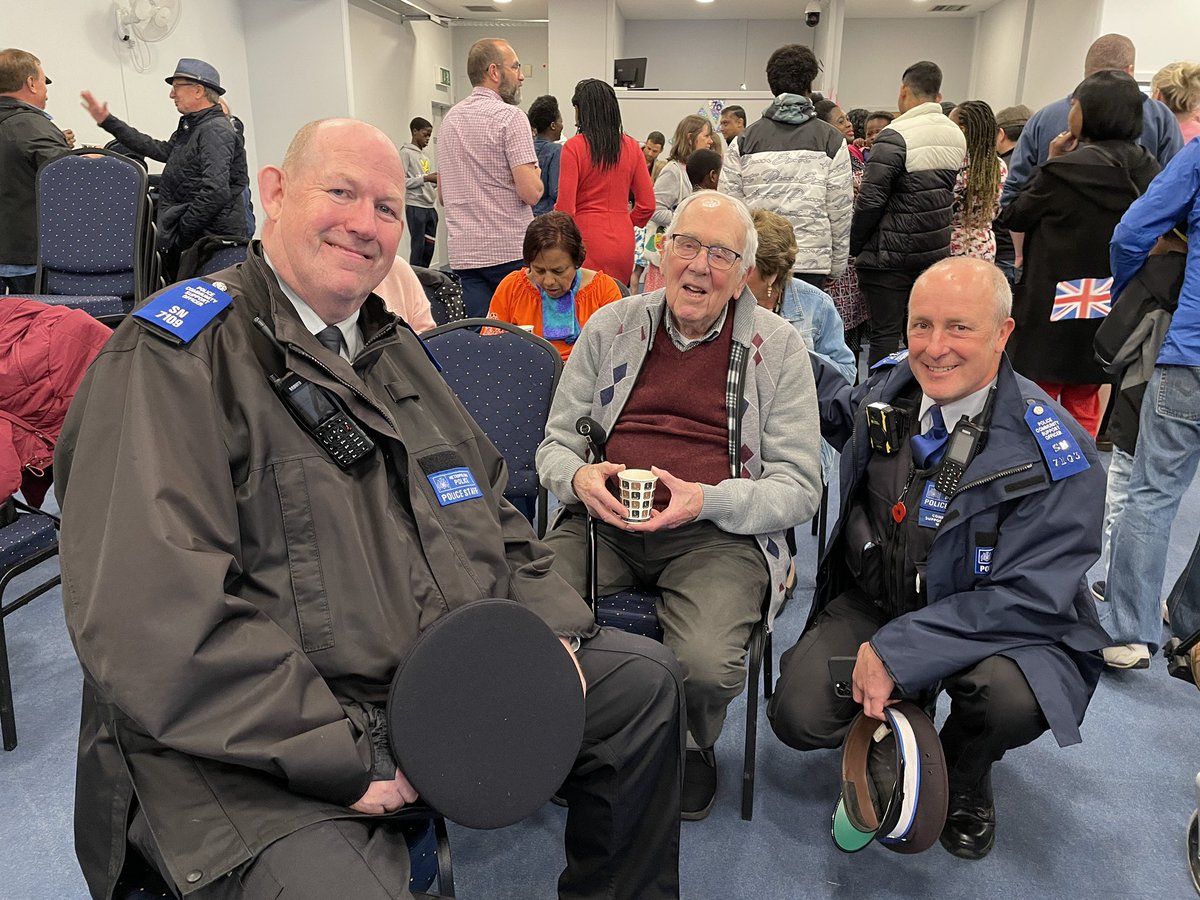 SCCSutton's tweet photo. We had a wonderful all-age service last Sunday morning, celebrating her Majesty the Queen’s Platinum Jubilee! Thank you to @Mayor_Sutton and to @MPSSutton for joining us! https://t.co/XZYaRnAJdJ
