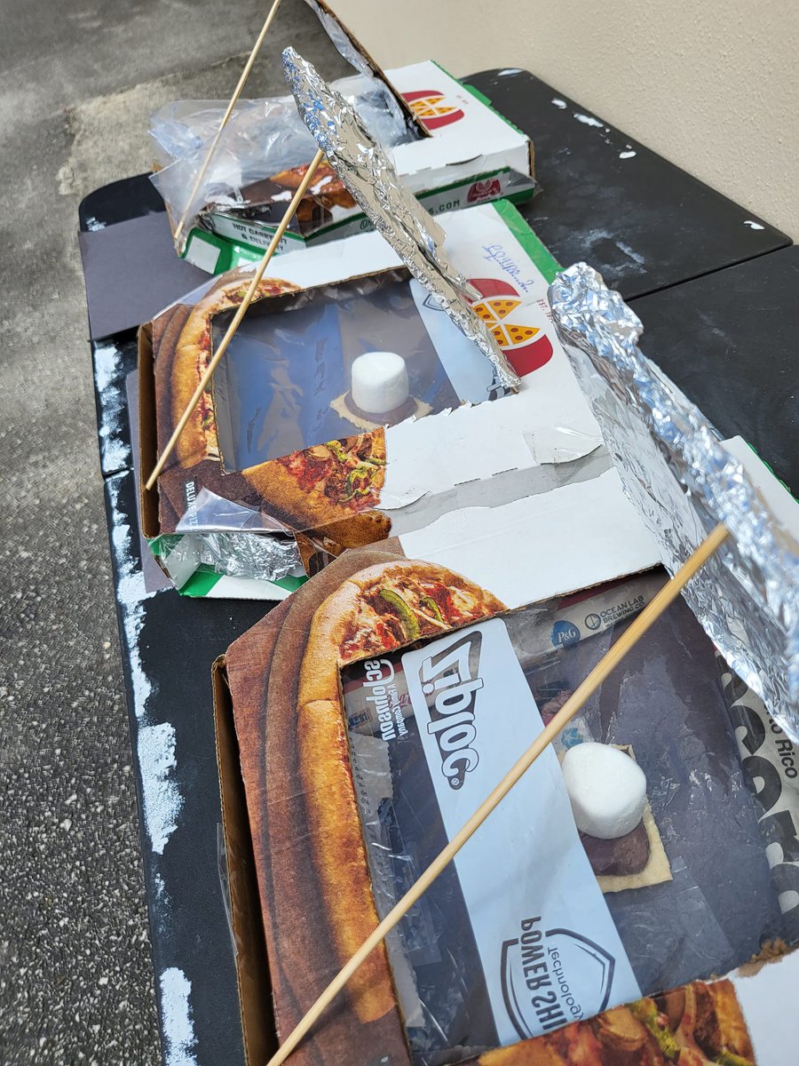 IslandPuerto's tweet photo. Hoy comenzamos aprendiendo del sol y cómo usar los rayos del sol ¡para crear un horno casero! Calienta hasta 200°F.
.
#ChallengeIslandPuertoRico #ChallengeIslandPR #PuertoRico #STEM #STEAM #tallerescreativosparaniños #tallereseducativos #talleresdeverano #verano2022 https://t.co/8OFr7haAgg