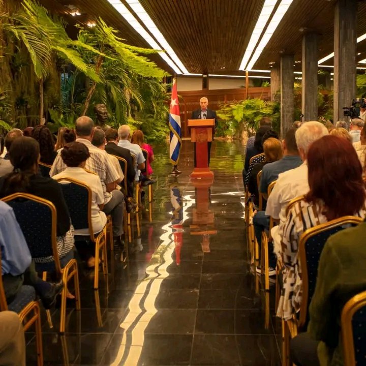 América no es el patio trasero de los Estados Unidos. #Cuba es unidad.
<a href="/DiazCanelB/">Miguel Díaz-Canel Bermúdez</a>