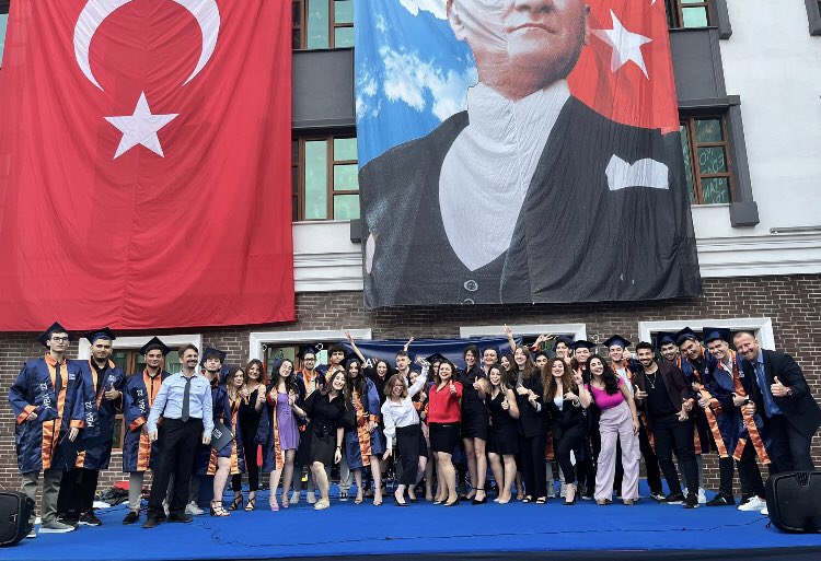 Eince1985's tweet photo. Canım öğrencilerim yolunuz açık olsun🙏❤️

#mbaümraniyekampüsü https://t.co/IUvCrypLMw