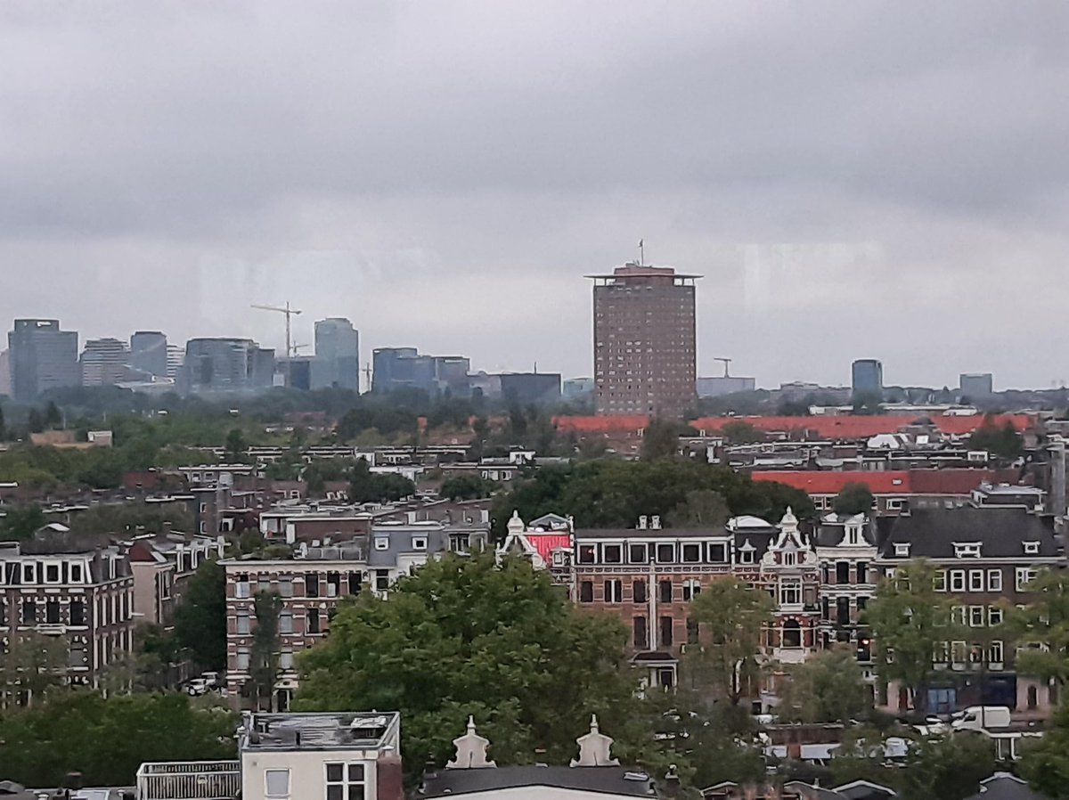 jvanrennes's tweet photo. Voor oud Amsterdamse collega’s. Uitzicht op Zuid-as vanaf Volkshotel.#memoryview https://t.co/b5e18WNZXn