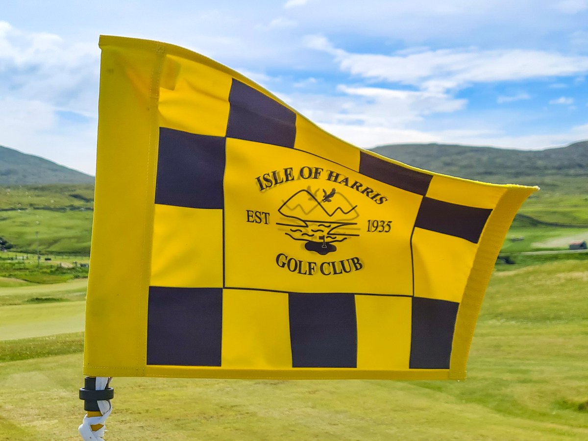 scotsgolfmuseum's tweet image. Wow! THE most stunning setting for a golf course I've ever seen! 9 holes today at Isle of Harris Golf Club AND got to hold the fabled Faldo Fiver! Heaven on Earth! @IsleGolf @NickFaldo006