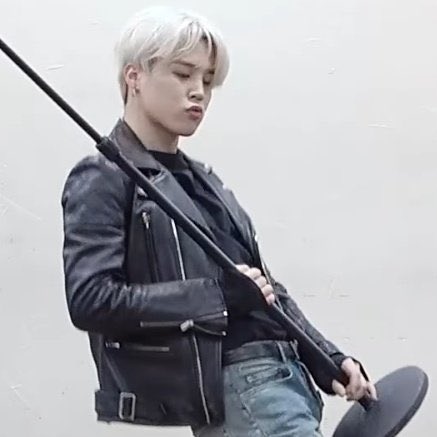 jmfolder's tweet image. oh he's so fine .