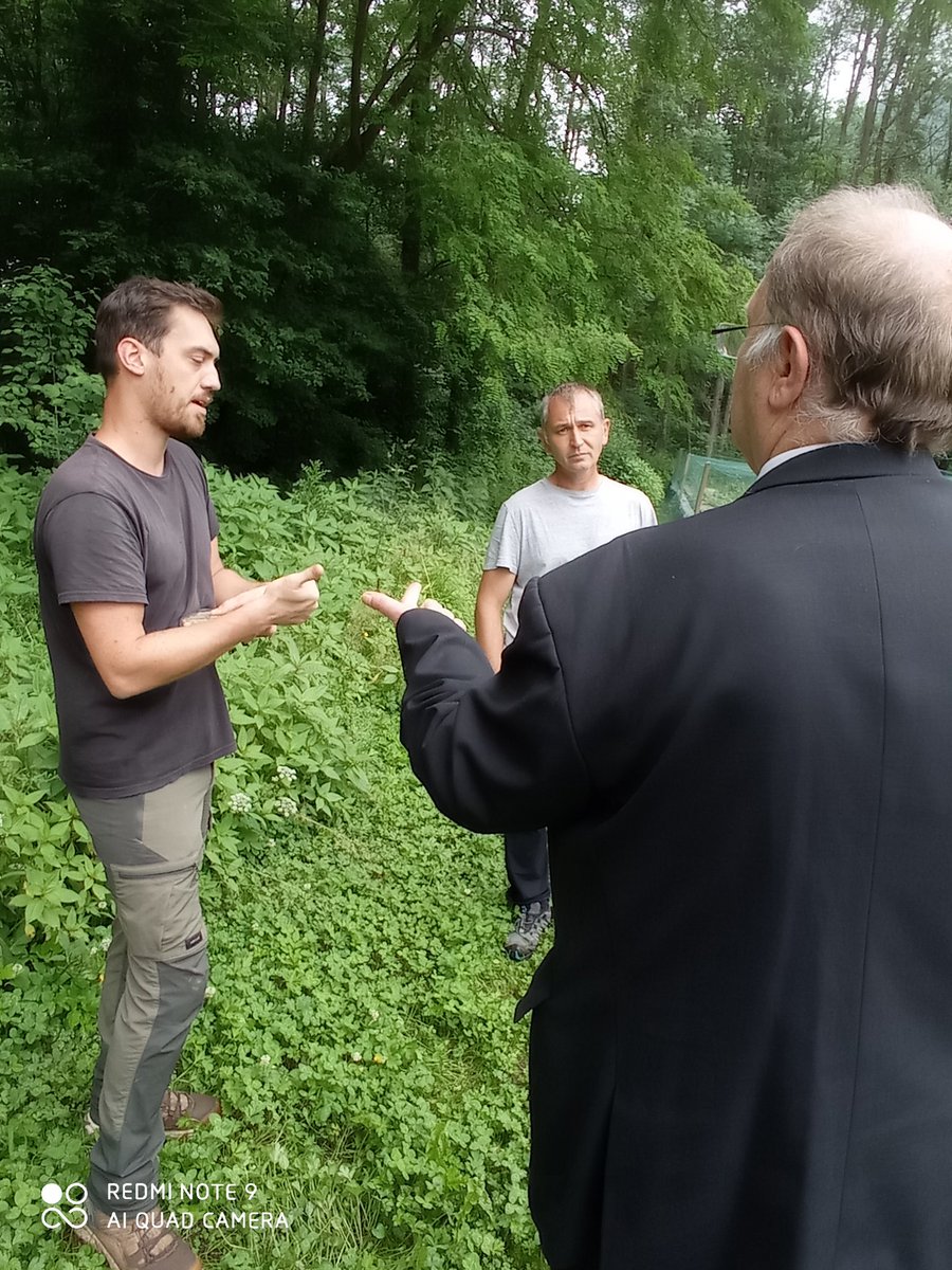 XavierChantelot's tweet photo. J'ai visité aujourd'hui l'exploitation d'héliciculture "Les escargots du Pays du Mont-Blanc" où Maxence Lenient œuvre à la promotion d'une des grandes spécialités de la commune de Magland. Une rencontre où l'éleveur m'a fait part de ses difficultés liées à l'entrepreneuriat. https://t.co/igO34UM6oS