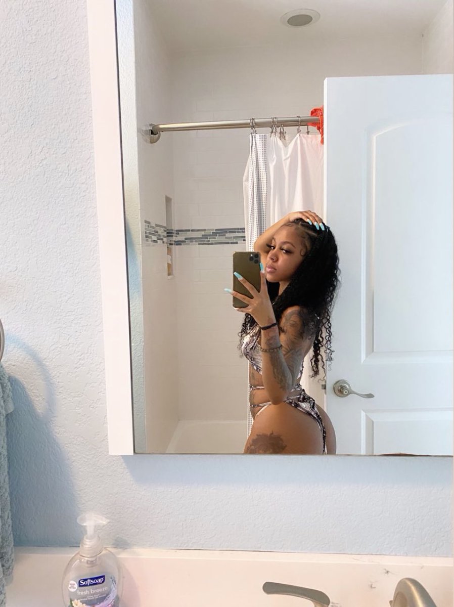 if u wanna line me u can 🥴 shani boni