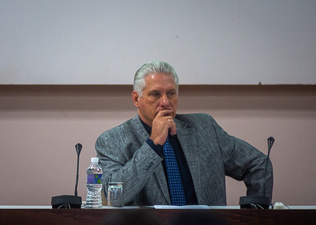 #AHORA Presidente cubano <a href="/DiazCanelB/">Miguel Díaz-Canel Bermúdez</a> preside la clausura del IX Congreso de la Unión Nacional de Juristas de Cuba.