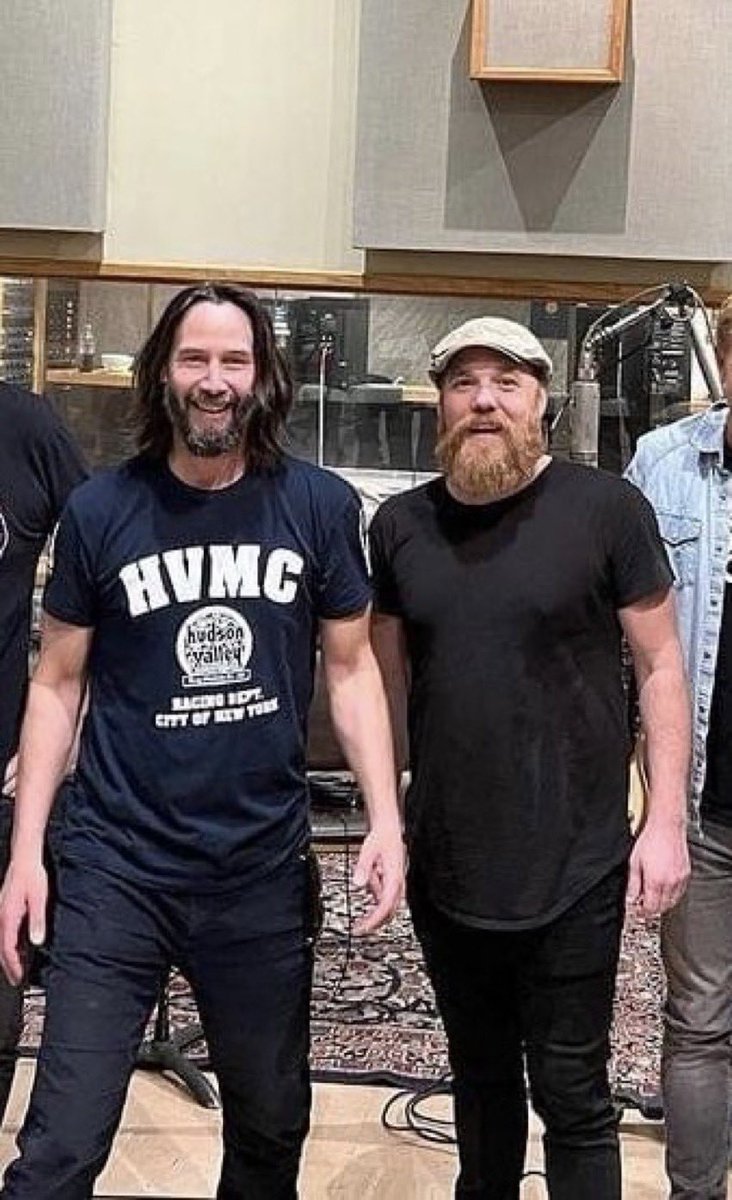Wonder what keanu was doing in Nashville recording studio? #Keanureeves