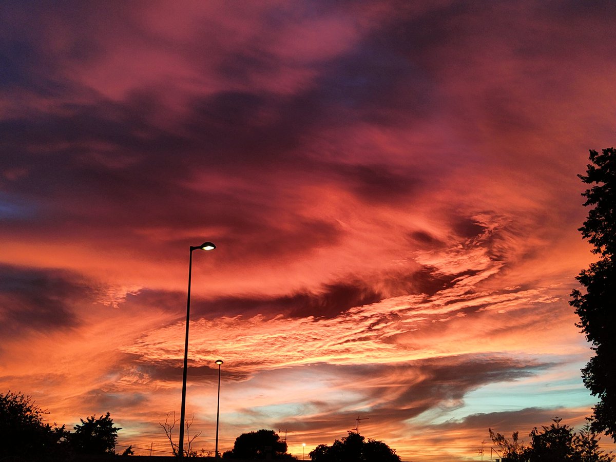 albertoLC_'s tweet photo. Esto mejora por momentos. En Santiago de la Ribera. 🌇🌇🌇🌇 https://t.co/G0WTMZIljW
