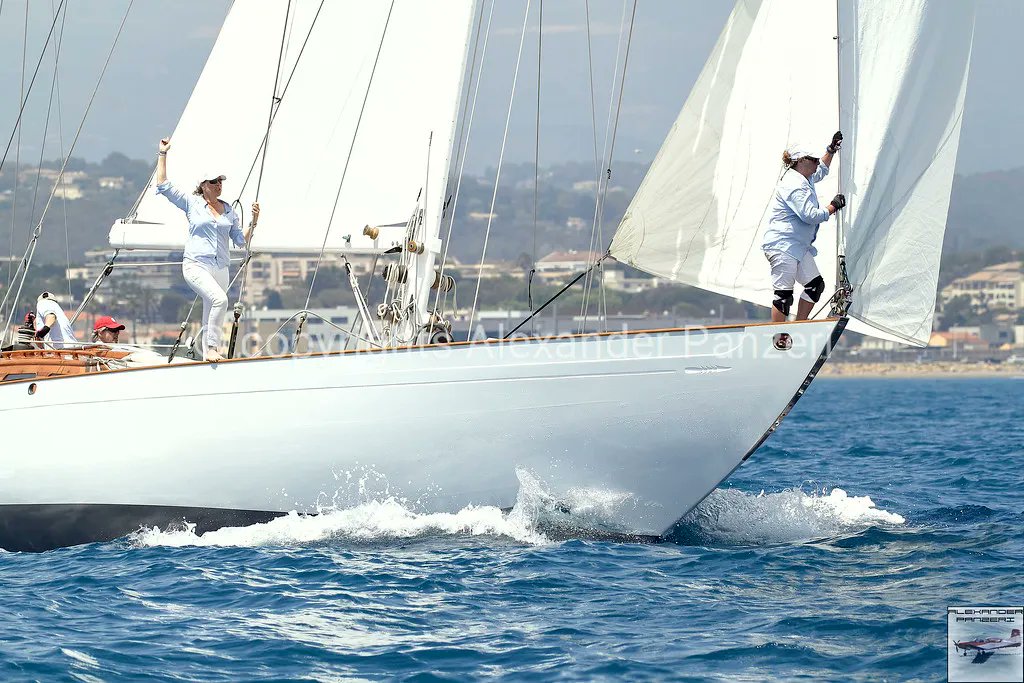 AlexPanzeriFoto's tweet photo. Day 4:

https://t.co/e6wFSTJLlH

#Sport #Sail #Sailing #LesVoilesAntibes #OldSail #Classic #Yachts #SocietedesRegatesdAntibes #hillrobinson #PortVauban #Edmiston #codezerosportswear #NautiBanque https://t.co/0Zec6CL5JO