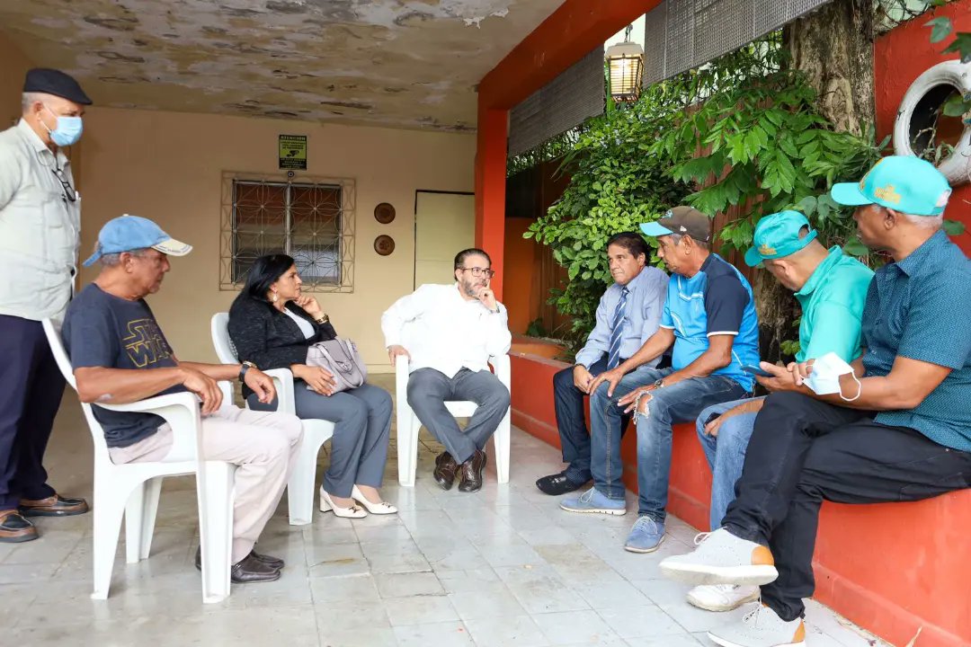 alianzapaissde's tweet photo. Recorrido del doctor Guillermo Moreno por nuestro Municipio en el día y la noche de ayer.
Nos reunimos con muchos compañeros que en nuestra campaña de afiliación se integrarán a la estructura de AlPaís.

Alianza crece y se fortalece!!.+📆📈

#CampañaNacionalDeAfiliación 
#Alpais https://t.co/oHOIATb5Tv