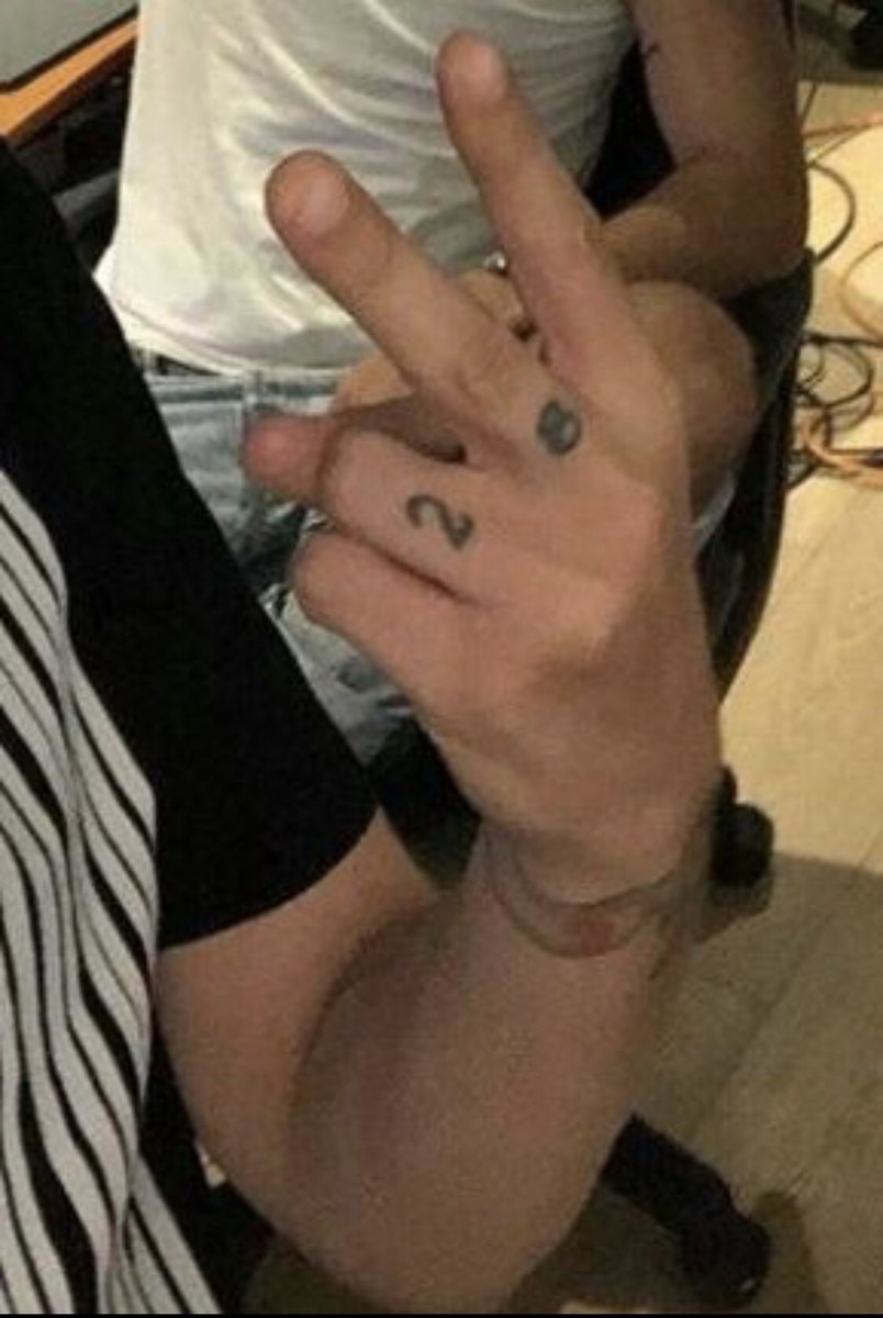 louis tomlinson details tweet media