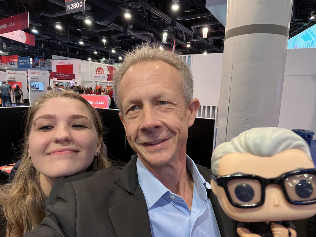 We can go home now, we've had our #NotNeto sighting! @AVIXA #infocomm2022 #avselfie @chris_neto #avtweeps