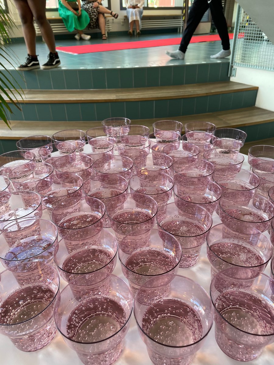 🌟Mariehällsskolan🌟 idag har vi firat: våra sexor med röda mattan och makalös trerätterslunch, därefter STL-diplomering för f-klasslärare 🌟