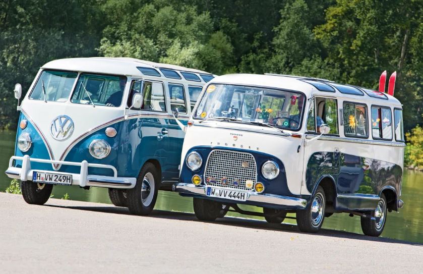 colectibondi's tweet photo. #Compartiva VW Type 2 y Ford Taunus Transit https://t.co/GuUPtDUEqY
