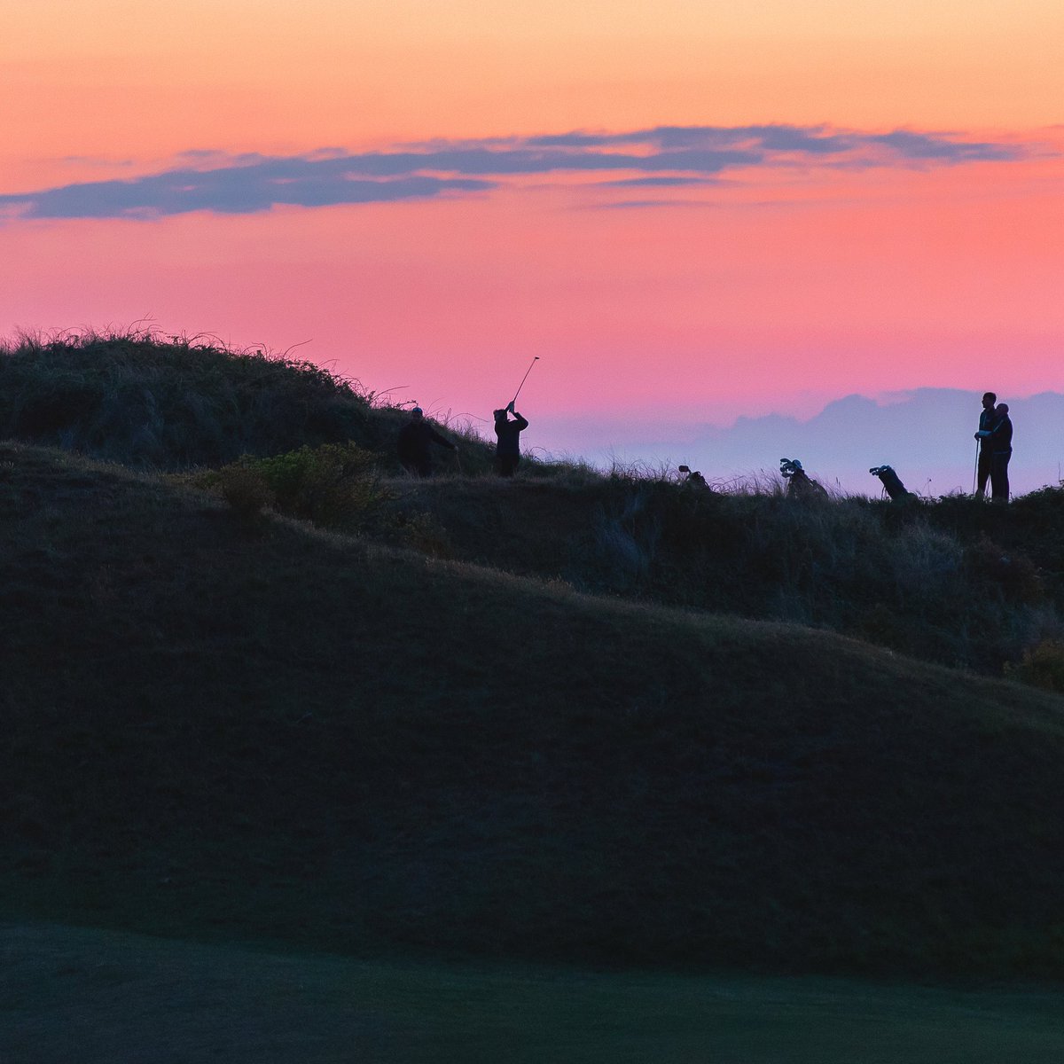 BurnhamBerrow's tweet photo. Swinging into sweet summer sunsets 🌅🏌️

#twilightgolf #channelcourse #burnhamonsea #golfsunset #top100golf #linksgolf #golfcoursephotography #golfcourselife #golfswing #somersetlife https://t.co/Uit9mxzUWh