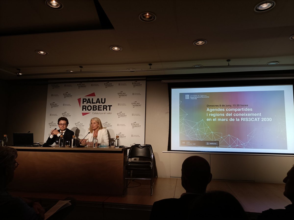 victorfalguera's tweet photo. Les #AgendesCompartides, peça clau de la nova #RIS3CAT. Avui hem explicat a la jornada organitzada per @economiacat la nostra experiència en la creació de l'AC de les Terres de Lleida, Pirineu i Aran, una de les 3 que ja funcionen al país. https://t.co/wbnltuUTYv