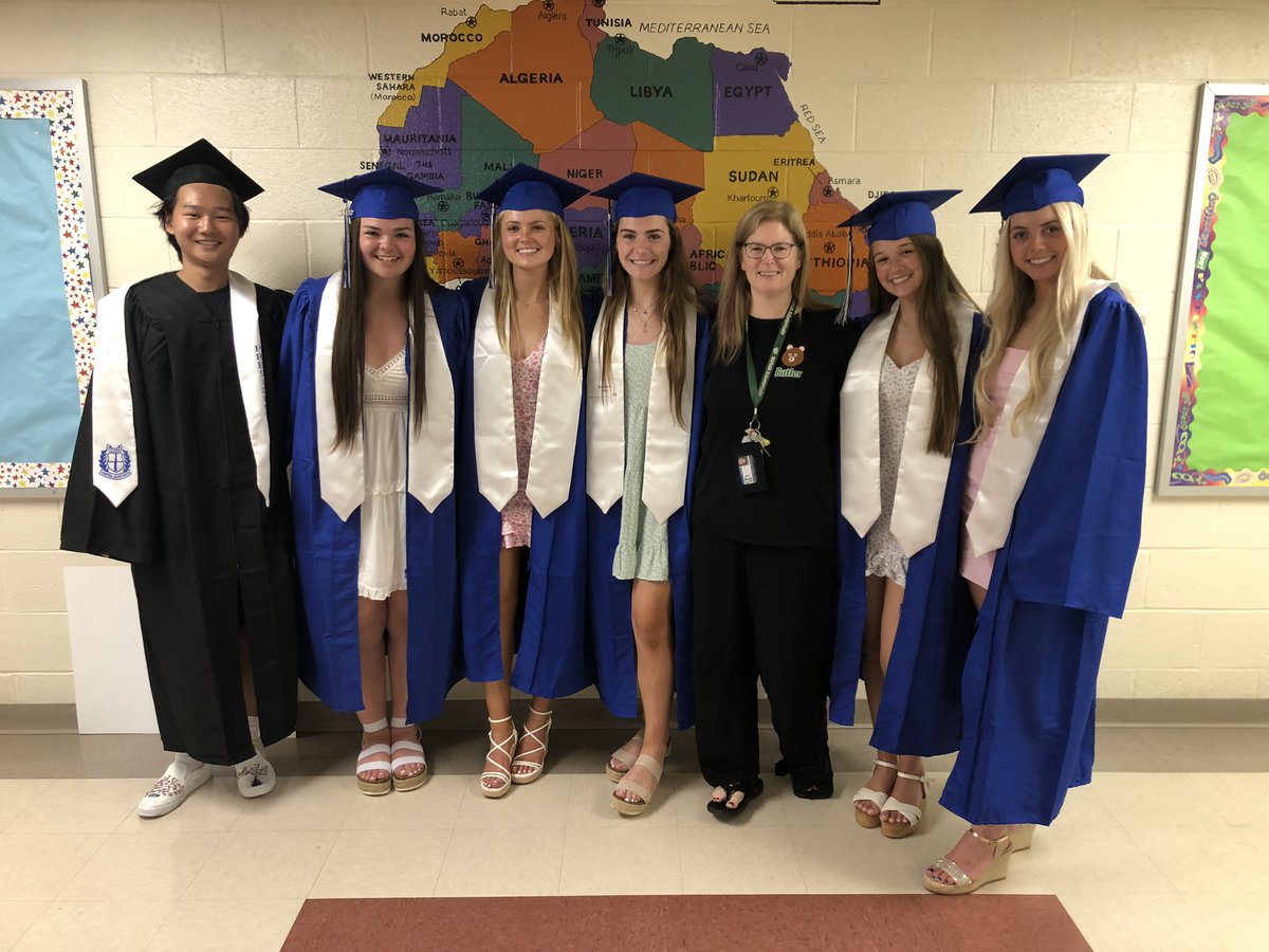 My favorite day of the year!! I got to see graduates from my third grade and sixth grade classes. Wish I could have spent longer with all of them💚🤍 <a href="/CBButlerElem/">Butler Elementary</a> <a href="/CBSouthHS/">CB South</a>