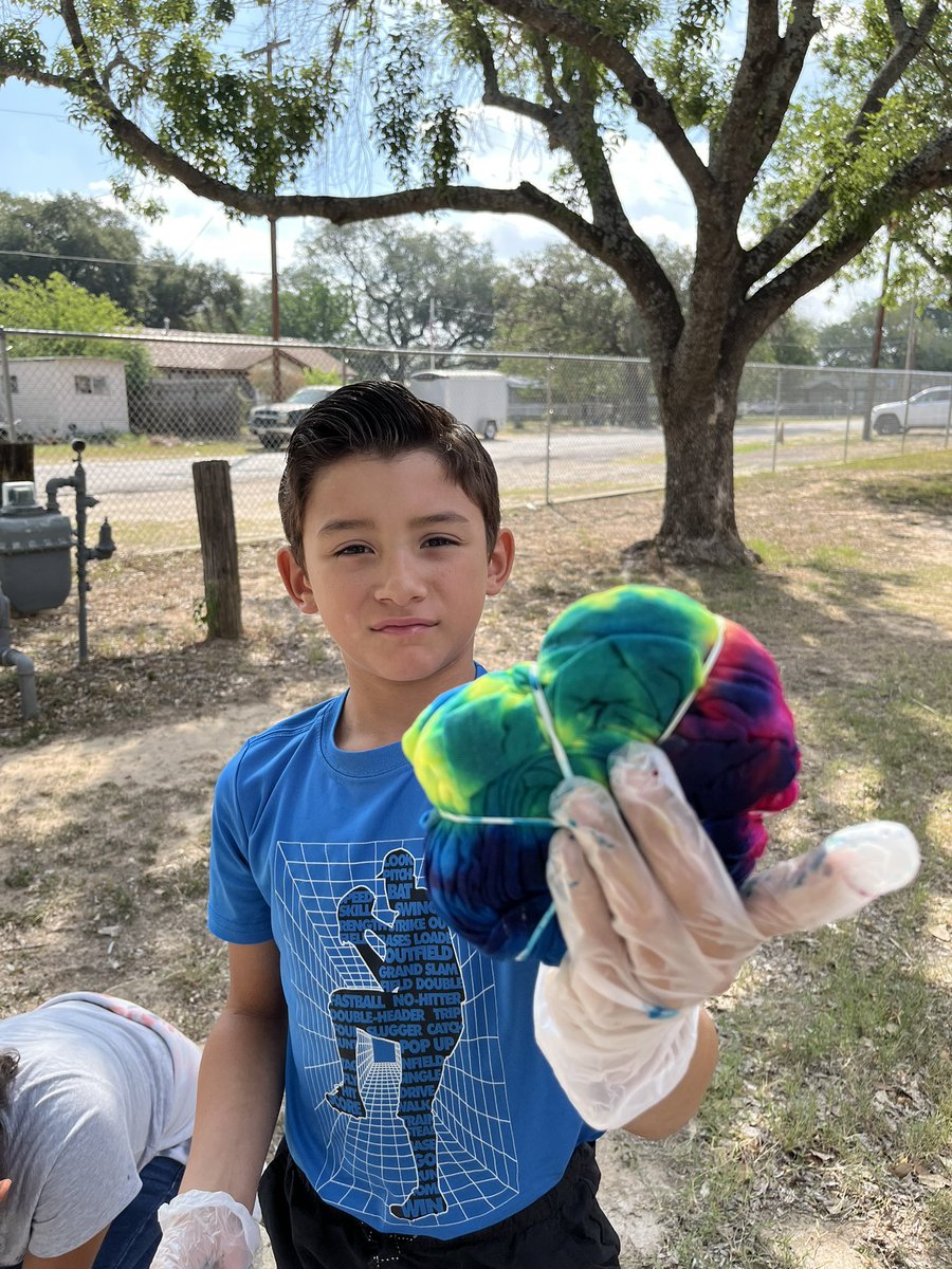 Walker3rdgrade's tweet photo. A little summer school kick off fun for our brain break! 🙂 @PKthru5mustangs #summerschooliscool #3rdgrade #tiedye https://t.co/4b2yUSjdPo