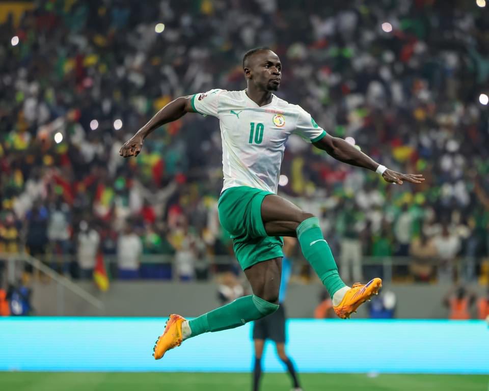 FoudaFabrice's tweet photo. Sadio Mane a marqué tous les buts du Sénégal durant cette fenêtre des éliminatoires. 3 contre le Bénin (3-1) et un face au Rwanda (0-1).
#SENBEN #RWASEN #Mane #CAN2023Q #CAN2023 #Liverpool #Senegal #Rwanda #Benin https://t.co/QQnengwlTd
