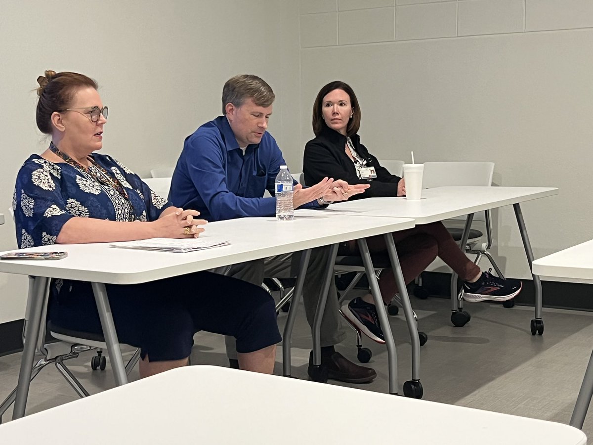 NildaMariaW's tweet photo. Wellness Noon Conference: Private Practice Q&A session with our Vice Chairs of Clinical Operations and Research and Residency Program Director. #bewellberad #radwellness #realworldprep @UMMCRads https://t.co/DjDDpCr952