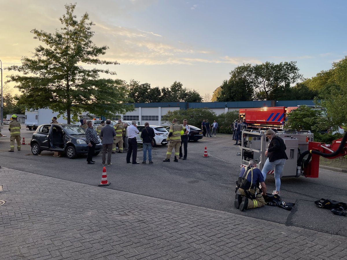BrilHenk's tweet photo. Gisteren opnieuw een groep (nieuwe) gemeenteraadsleden ontvangen. Dit keer in Zevenaar. Uitleg gegeven over de VGGM: van en voor de gemeenten in Gelderland-Midden @GGDGM @ambulanceGM @brandweerGM https://t.co/K7Xa8YMk7I