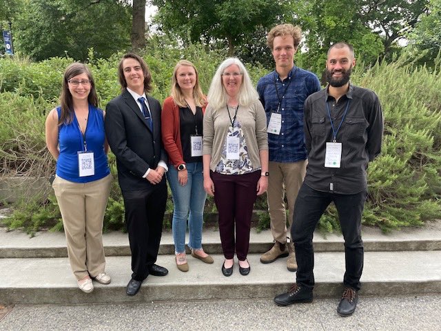 ⁦<a href="/CSU_Ecology/">CSU_Ecology</a>⁩ &amp; ⁦<a href="/csubiology/">CSU Department of Biology</a>⁩ represented well by past and present Webb lab members, ⁦<a href="/herzi38/">Dr. Catherine Herzog (PhD MPH)</a>⁩, <a href="/Kendra74532/">Kendra Gilbertson, MPH MSc</a>, Brandon Simony, @clifmckee⁩, at #EEID2022!